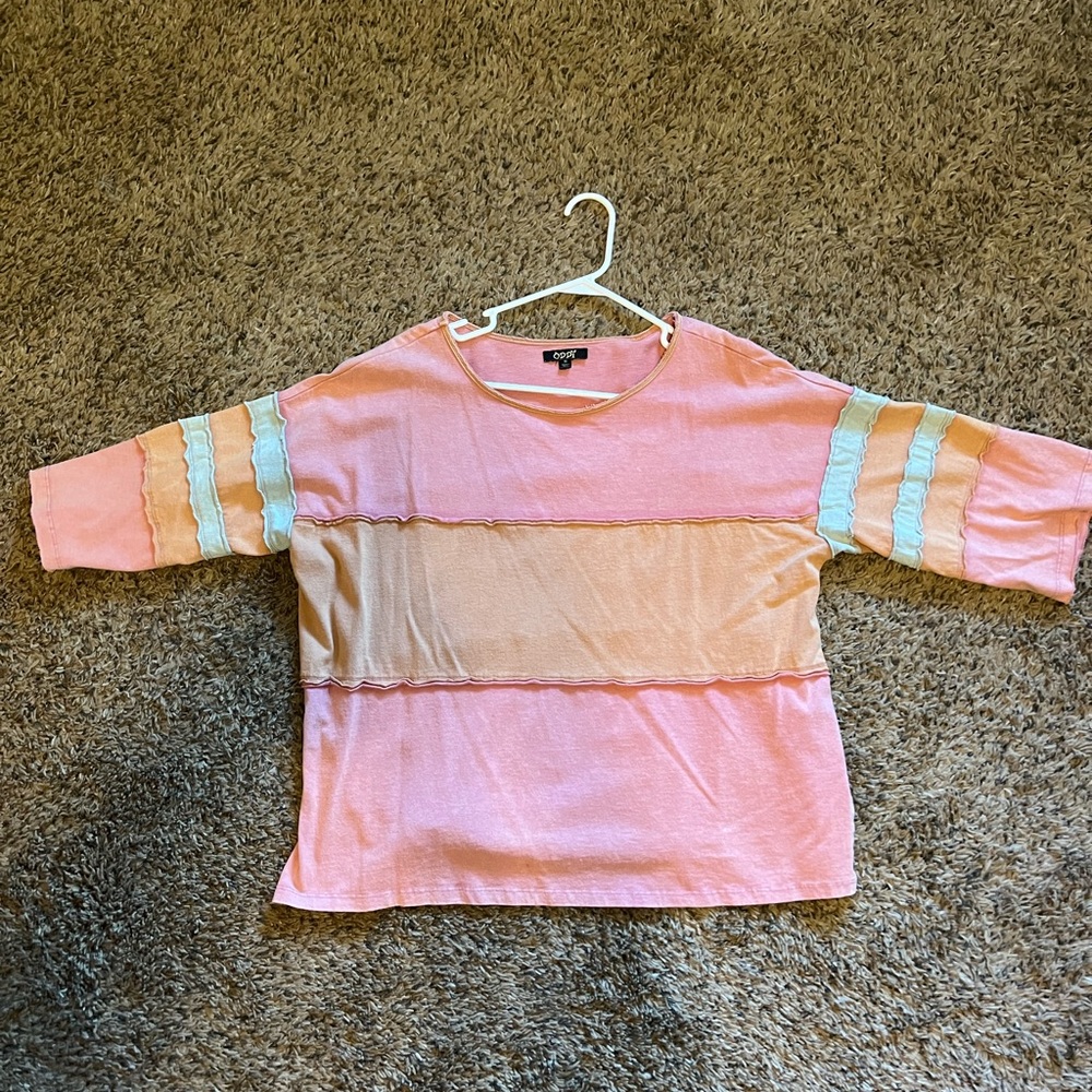 Women’s top size medium